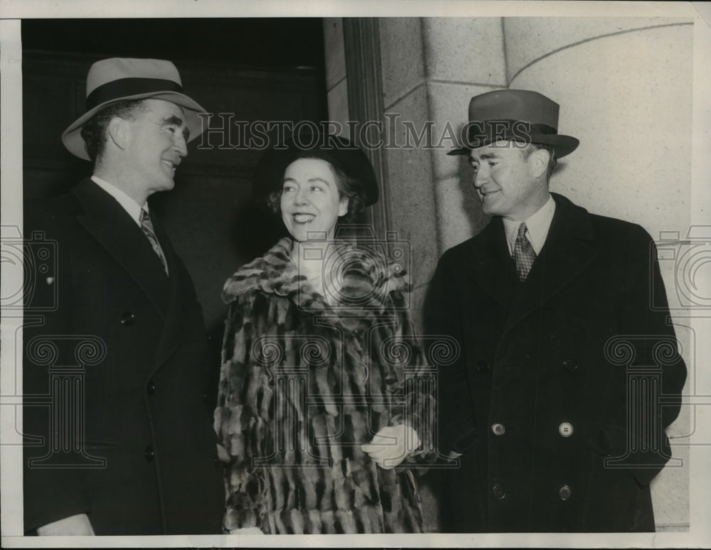 1939 Governor Frank Murphy &amp; Siblings Arrive in Washington, DC - Historic Images