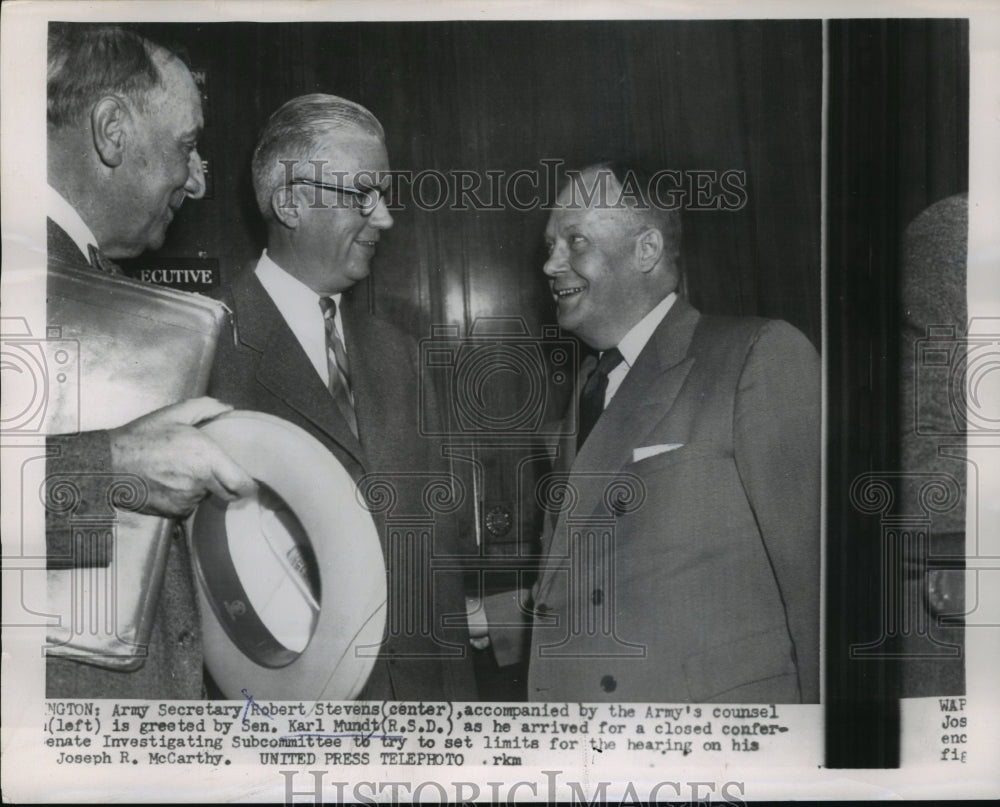 1954 Press Photo Sen.Karl Mundt greeted by Army Sec.Robert Stevens - nef61839-Historic Images