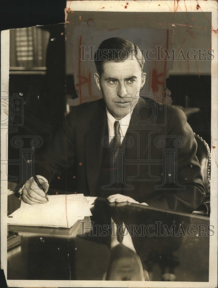 1933 Henry Agard Wallace at his desk in Dept. of Agriculture - Historic Images