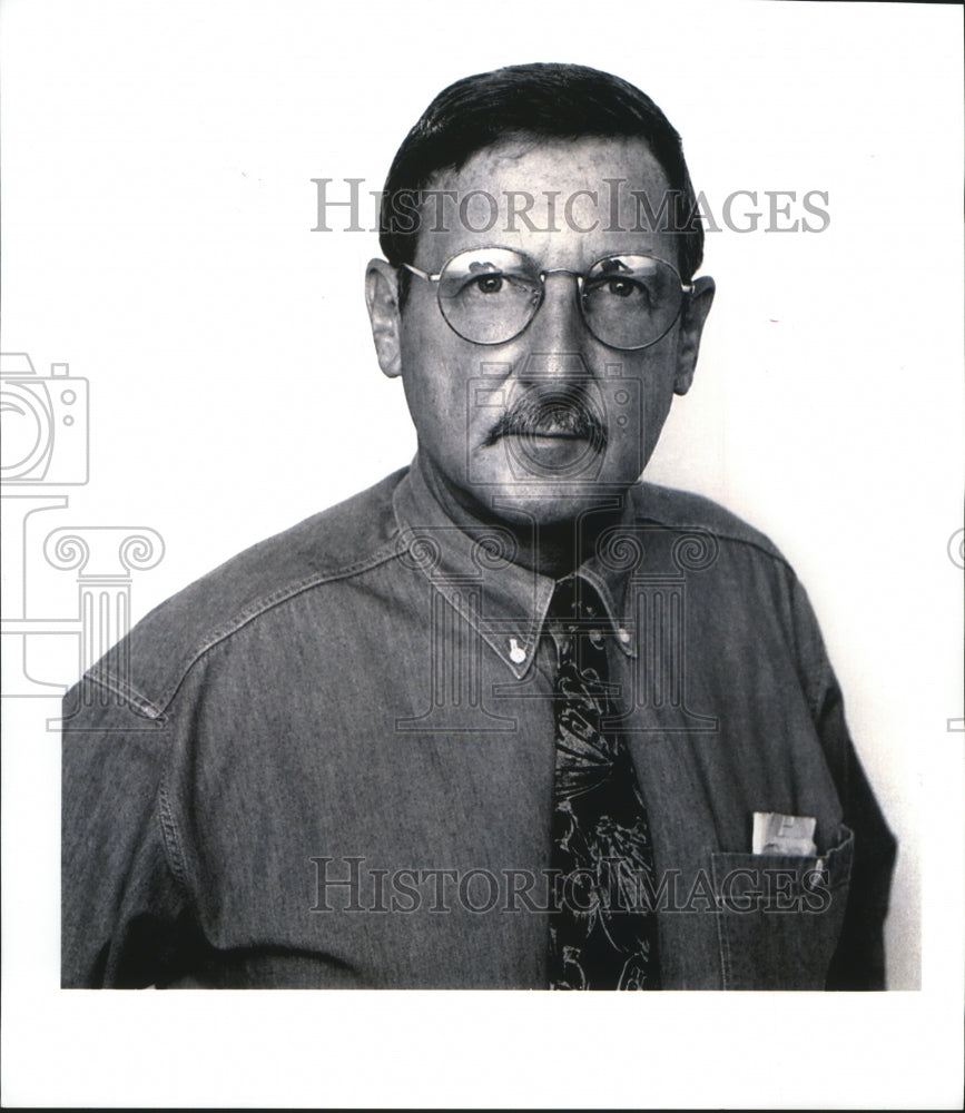 Press Photo Herald Editor Kevin Cole - nef62570 - Historic Images