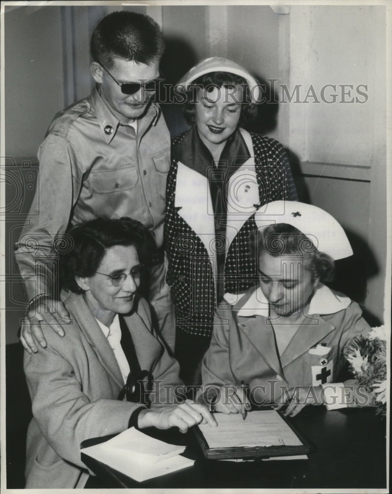 1953 Repatriated POW Cpl. John M. McCoy of San Diego  - Historic Images