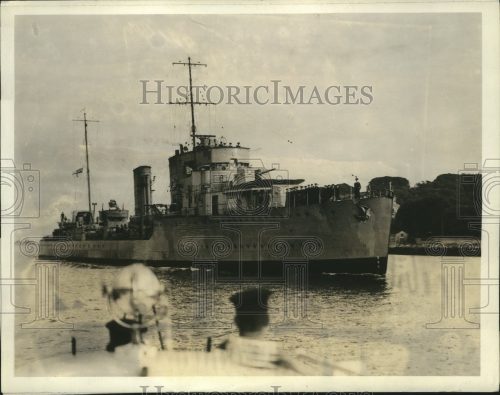 1940 Press Photo Canadian Destroyer Arrives at Her Destination at England Port-Historic Images