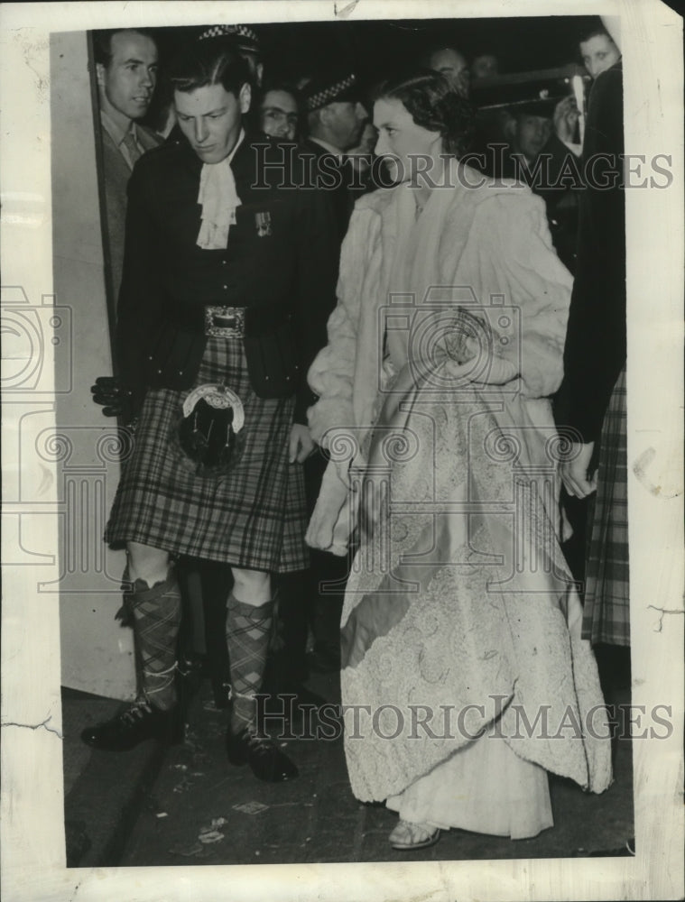 1953 Press Photo Princess Margaret Rose Arrives at Perth Hunt Ball in Scotland - Historic Images