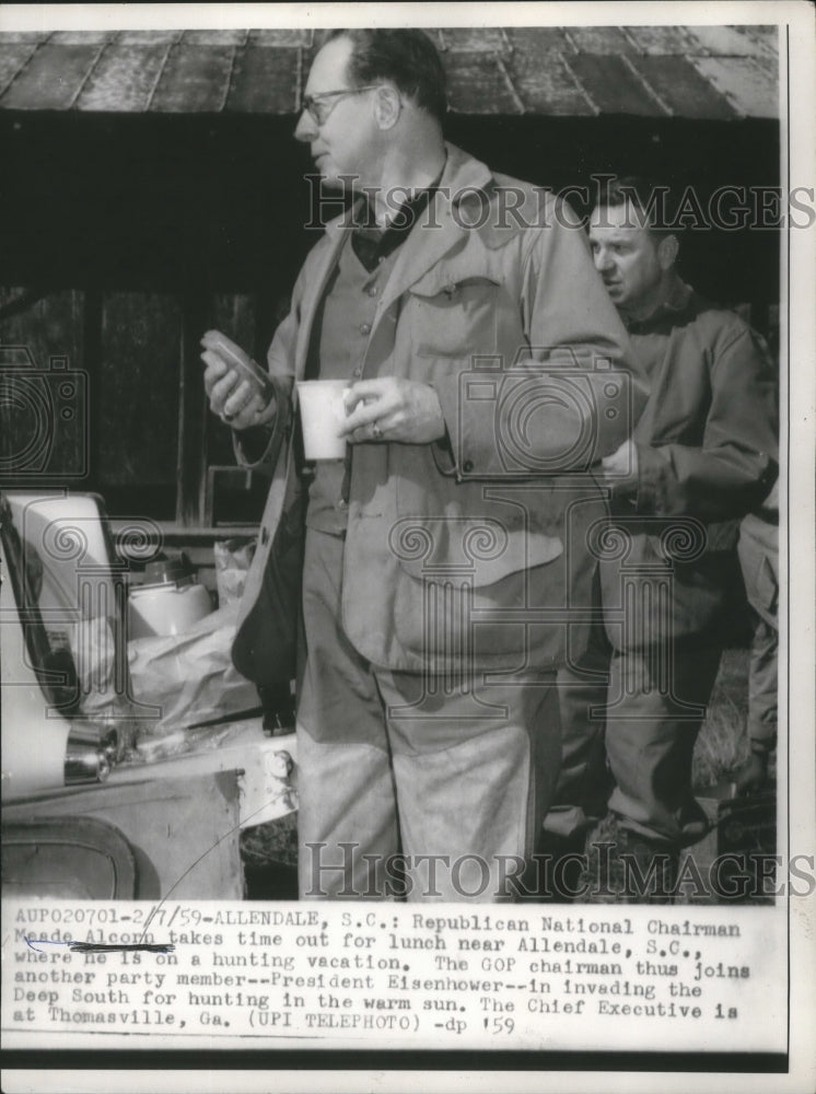 1959 Press Photo GOP Chairman Meade Alcorn During Hunting Trip, South Carolina-Historic Images