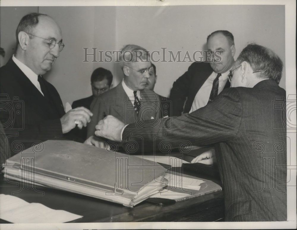 1939 Otto Higgins, Mathew Murray Arraigned by Charles Thompson, MO - Historic Images