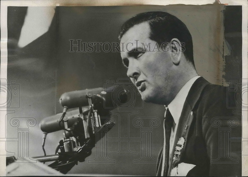 Press Photo Senator Blaire Moody of Michigan Introduces a "Loyalty" Resolution-Historic Images