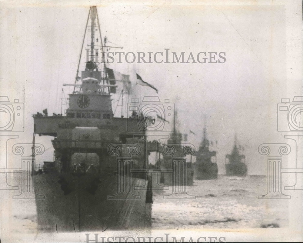 1938 Press Photo French Warships Steaming in Line Veiled by a Smoke Screen-Historic Images