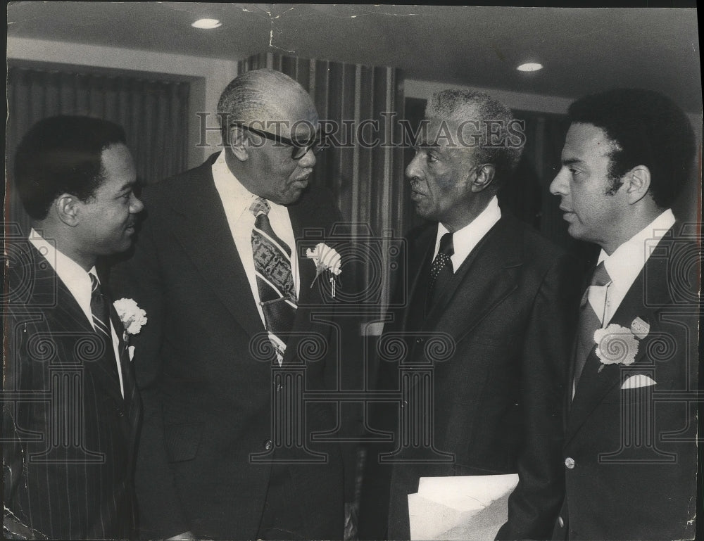 1974 Press Photo Rep. Ralph Metcalfe Attends The-Pick-Congress Dinner-Historic Images