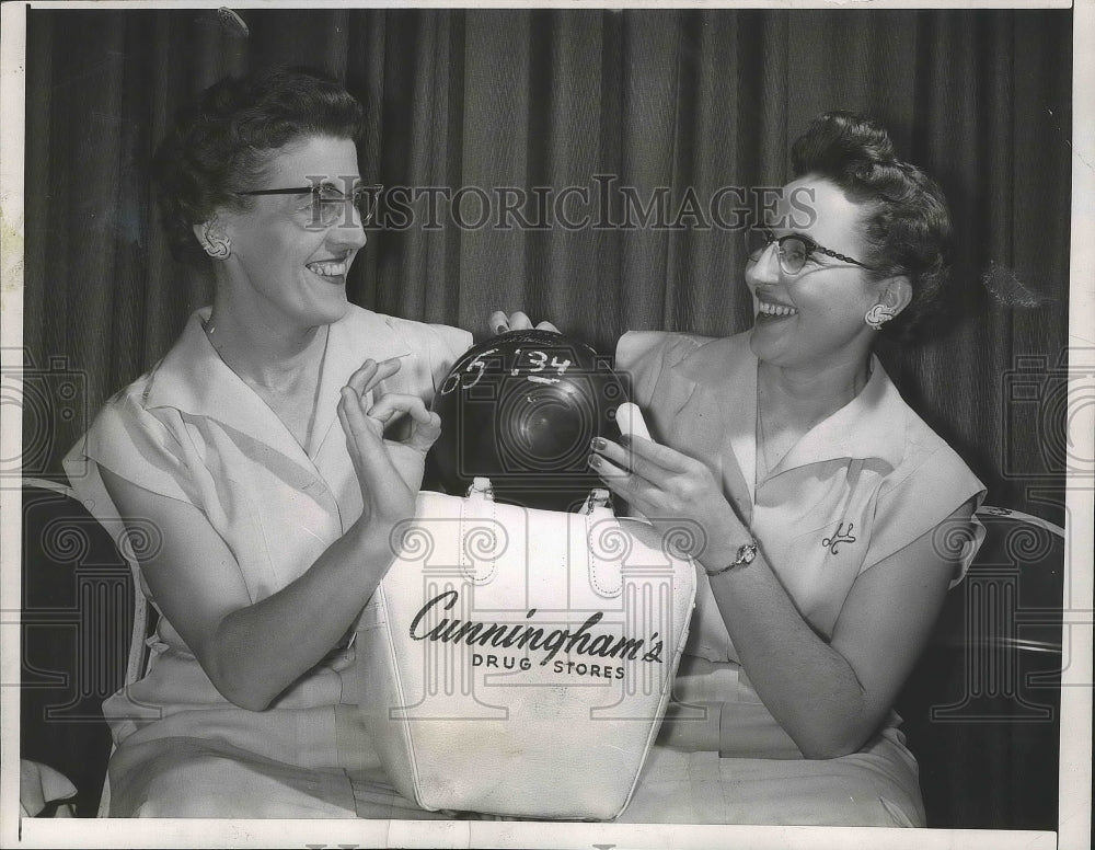 1957 Press Photo Marge Merrick, Delores Wroblewski lead in bowling - nef63538-Historic Images