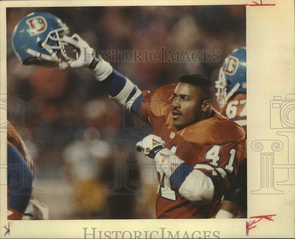 1991 Press Photo Scene During The Bronco&#39;s Vs. Steelers - nef63613 - Historic Images