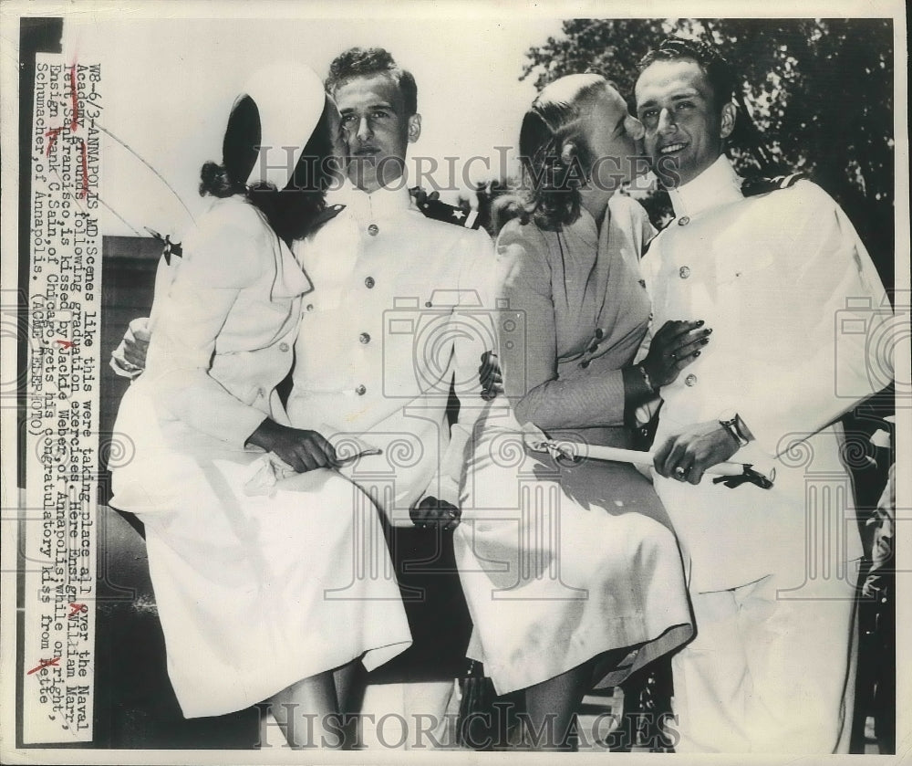 1949 Press Photo Ensign William Marr being kissed by Jackie Weber - Historic Images