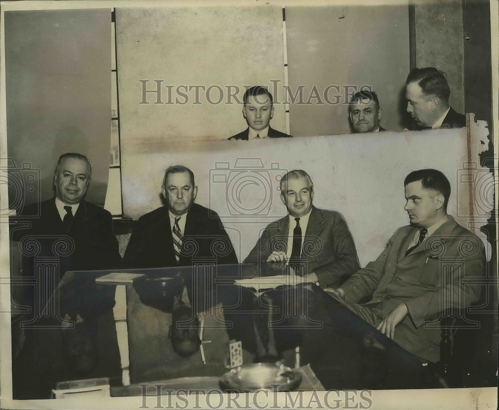 1936 Michigan Attorney General visits Southern Michigan prison - Historic Images