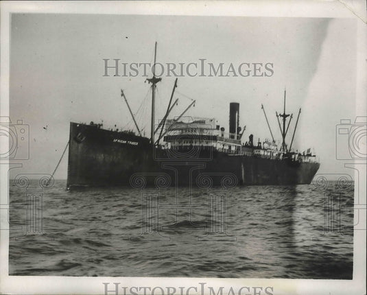 1937 Press Photo British Merchant Ship "African Trader" Beached off Sablanceaux-Historic Images