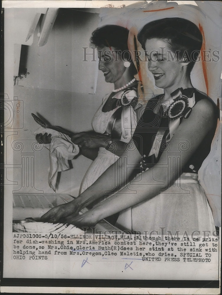 1956 Mrs. Glorio Buth of Ohio and Mrs.Cleo Maletis of Oregon - Historic Images