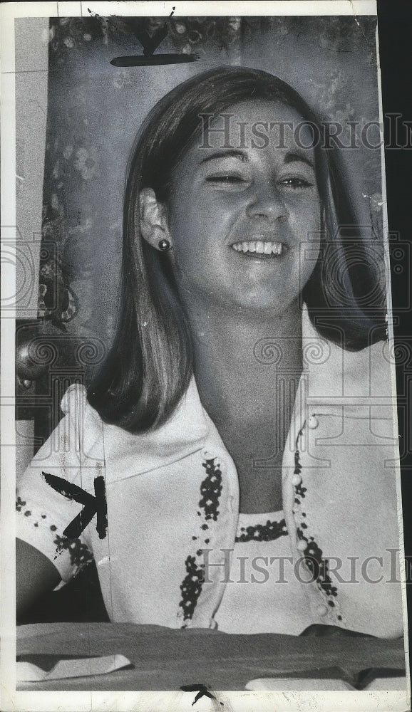 1973 Press Photo Chris Evert Smiles For The Camera - nef64403-Historic Images