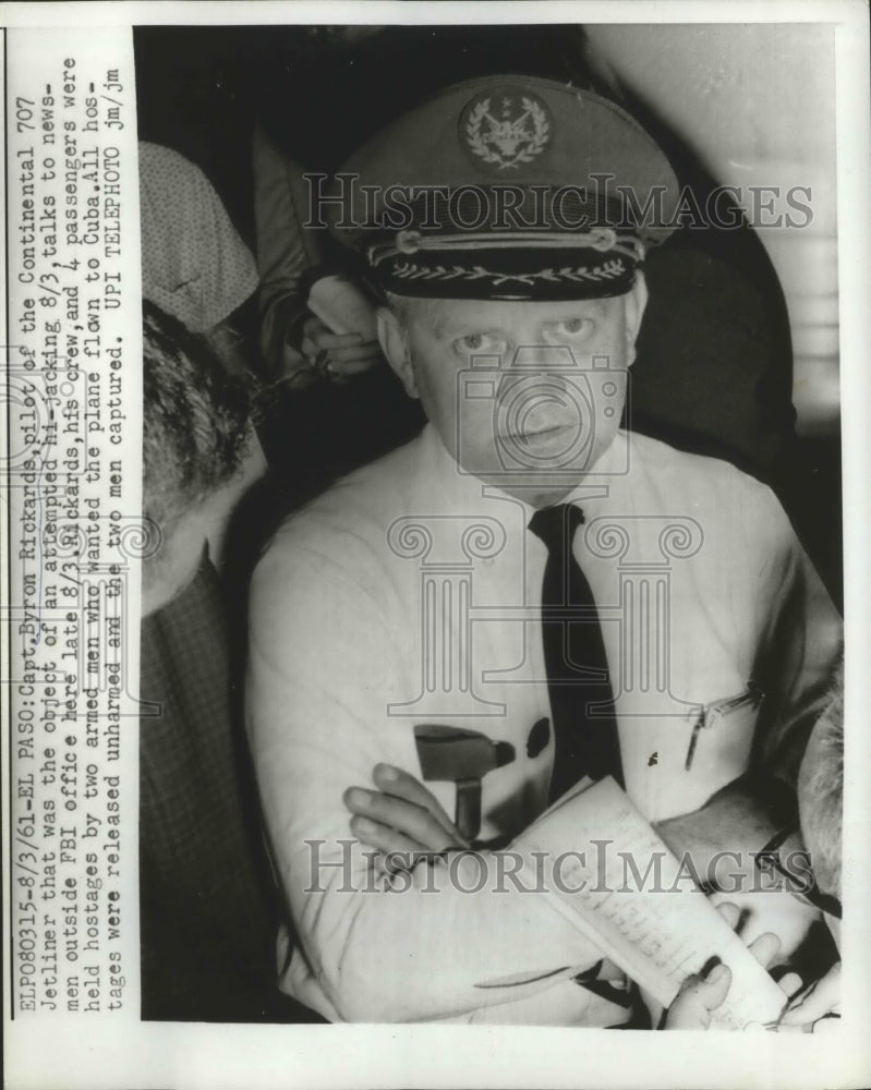 1961 Press Photo Capt Byron Rickards Pilot of Continental 707 Jetliner - Historic Images