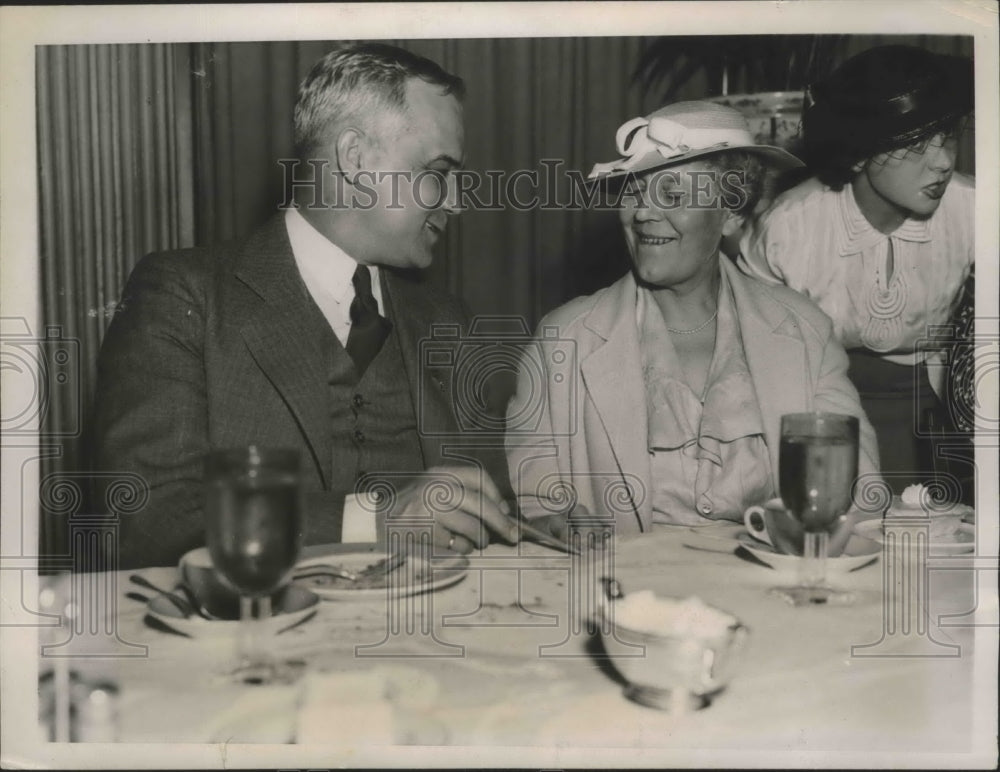1936 Press Photo Mayor Harold Burton of Cleveland & Mrs Florence Fifer Bohrer - Historic Images