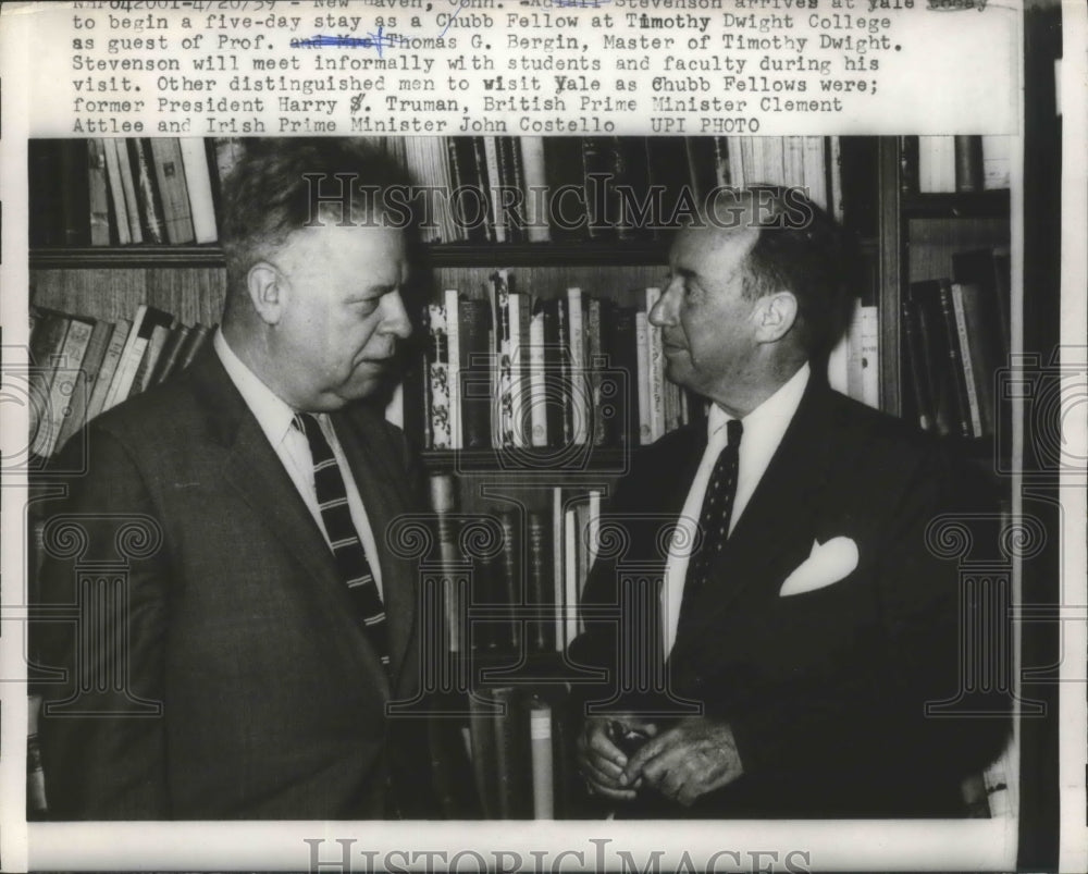 1959 Press Photo Adlai Stevenson Arrives to Begin 5-Day Stay at Tim Dwight Coll - Historic Images