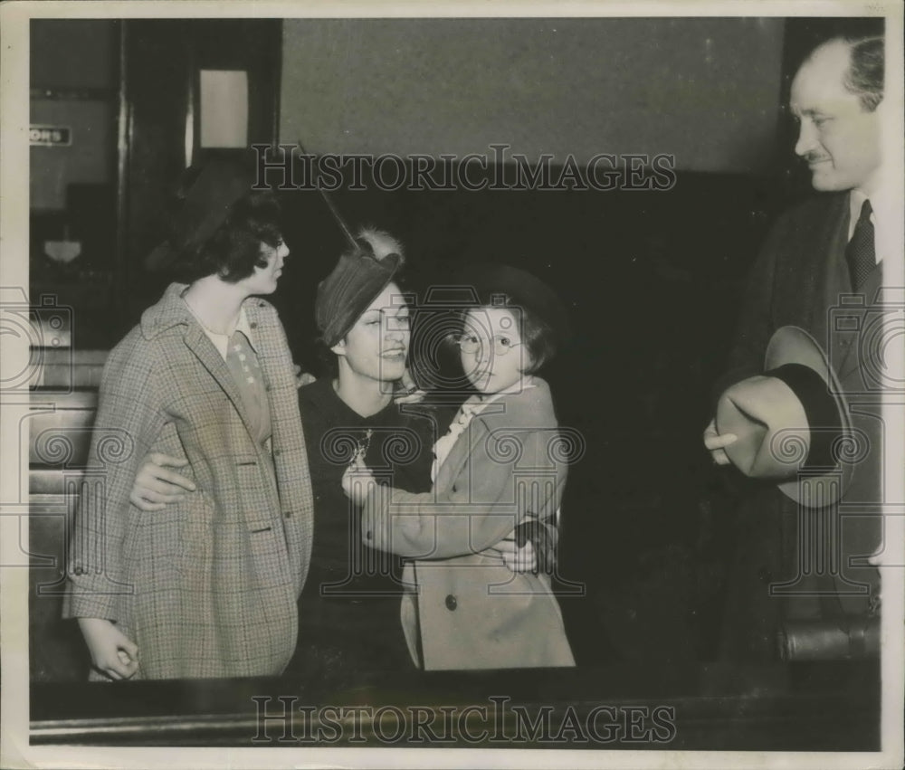 1937 Leslie Younghusband Reached a Settlement with His Fourth Wife - Historic Images