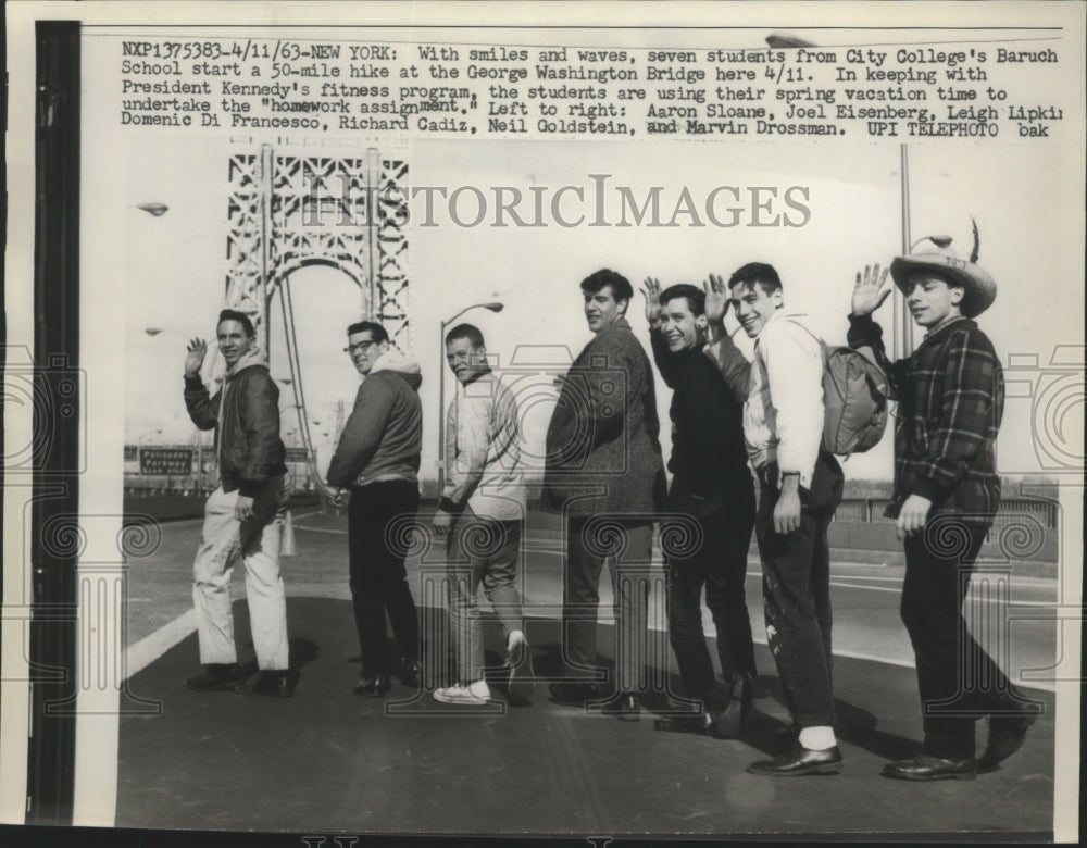 1963 Press Photo Seven Students From College Baruch School Start 50-Mile Hike - Historic Images