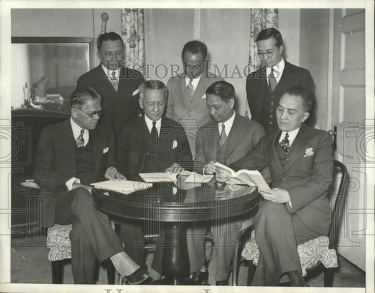 1962 Press Photo Unknown Group of Men - nef65089-Historic Images