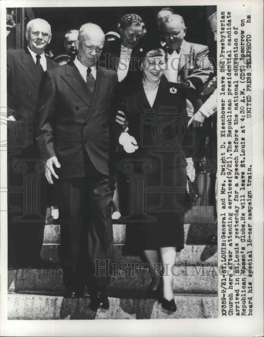 1952 Press Photo General & Mrs.Dwight Eisenhower leaves 2nd Presbyterian Church-Historic Images