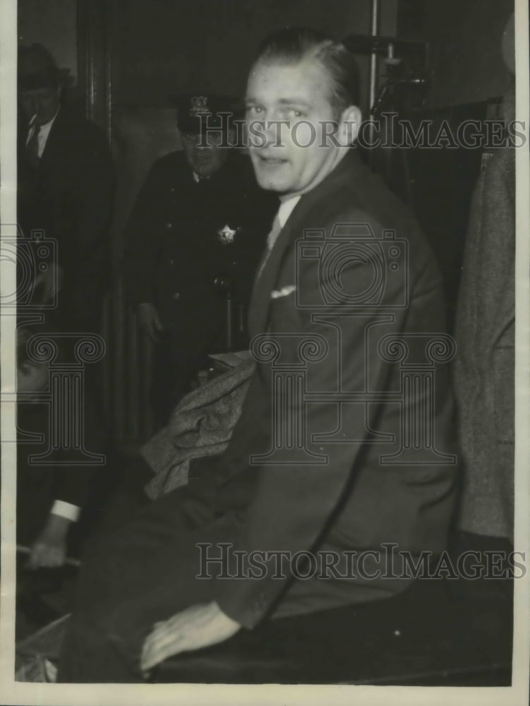 1933 Stanley Young in Chicago Police Station Where He was Questioned - Historic Images