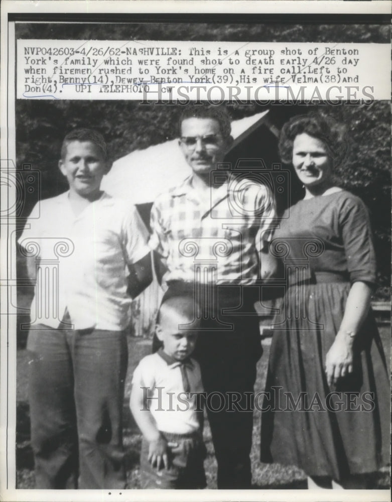 1962 Press Photo Benton York's Family Found Shot to Death at York's Home-Historic Images