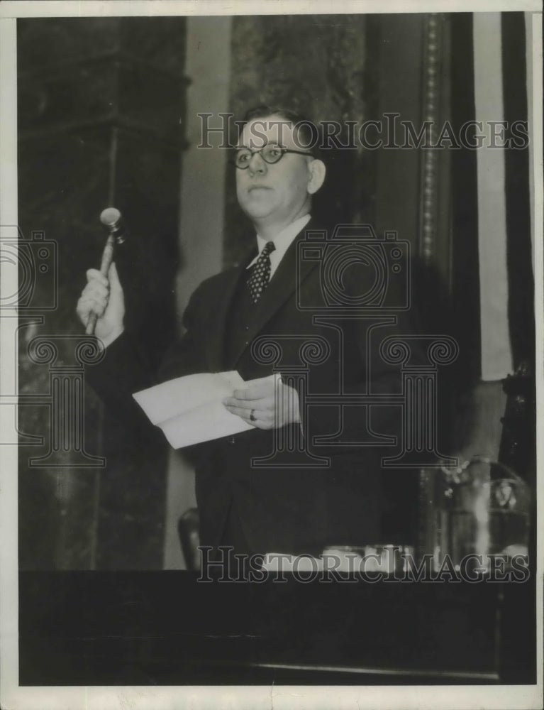 1933 Press Photo Ray L. Olson&#39;s Gavel Signaled Nation Off Water Wagon-Historic Images