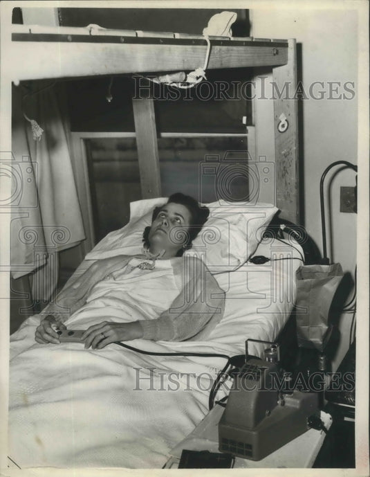 Mrs Alan O'Conner of Gratton Ohio Suffers from Infantile Paralysis - Historic Images