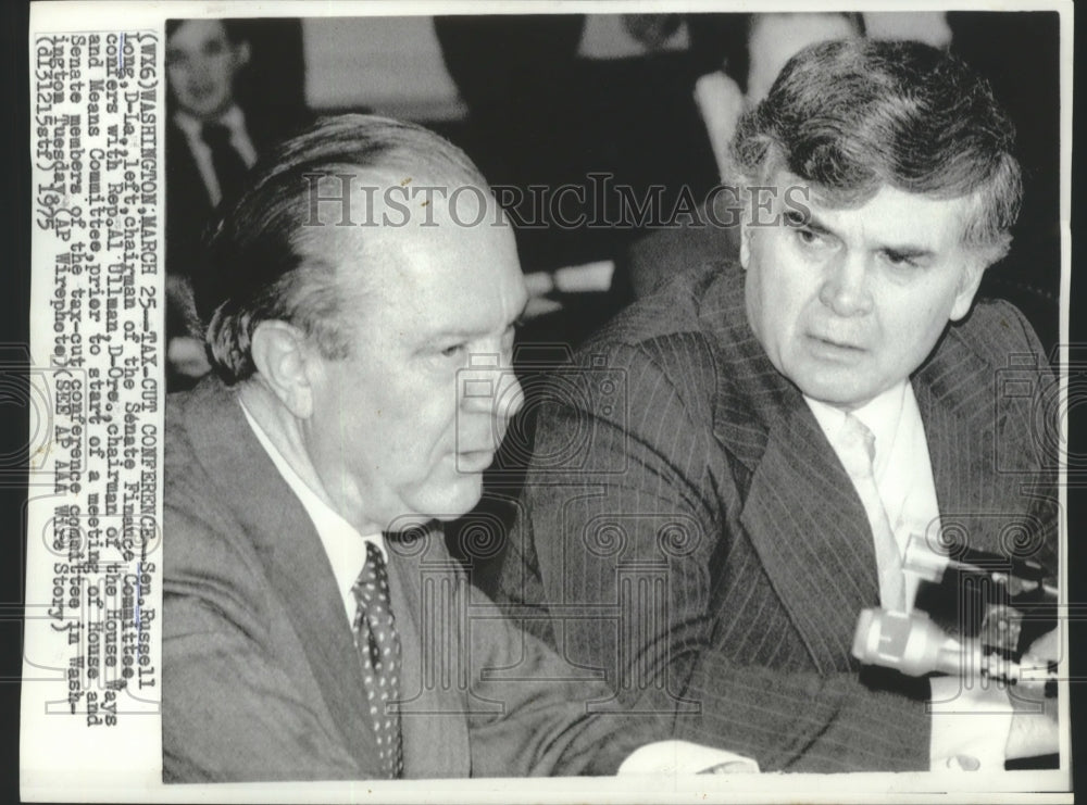 1975 Sen Russell Long Confers with Rep Al Ullman Before Meeting - Historic Images