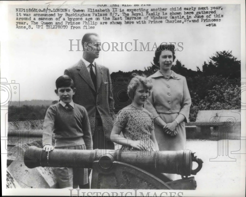 Press Photo Queen Elizabeth II Expecting Next Year Announced by Buckingham 8/7-Historic Images