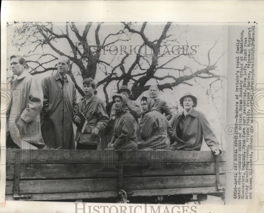 1961 Press Photo Royal Family Watch Cross-Country Horse Society Trials-Historic Images