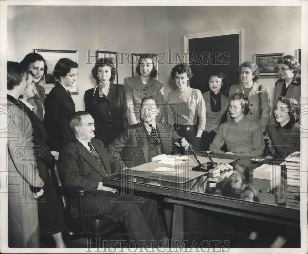 1950 Press Photo Twelve Smith College Girl Interviewed Irving S Olds of US Steel-Historic Images