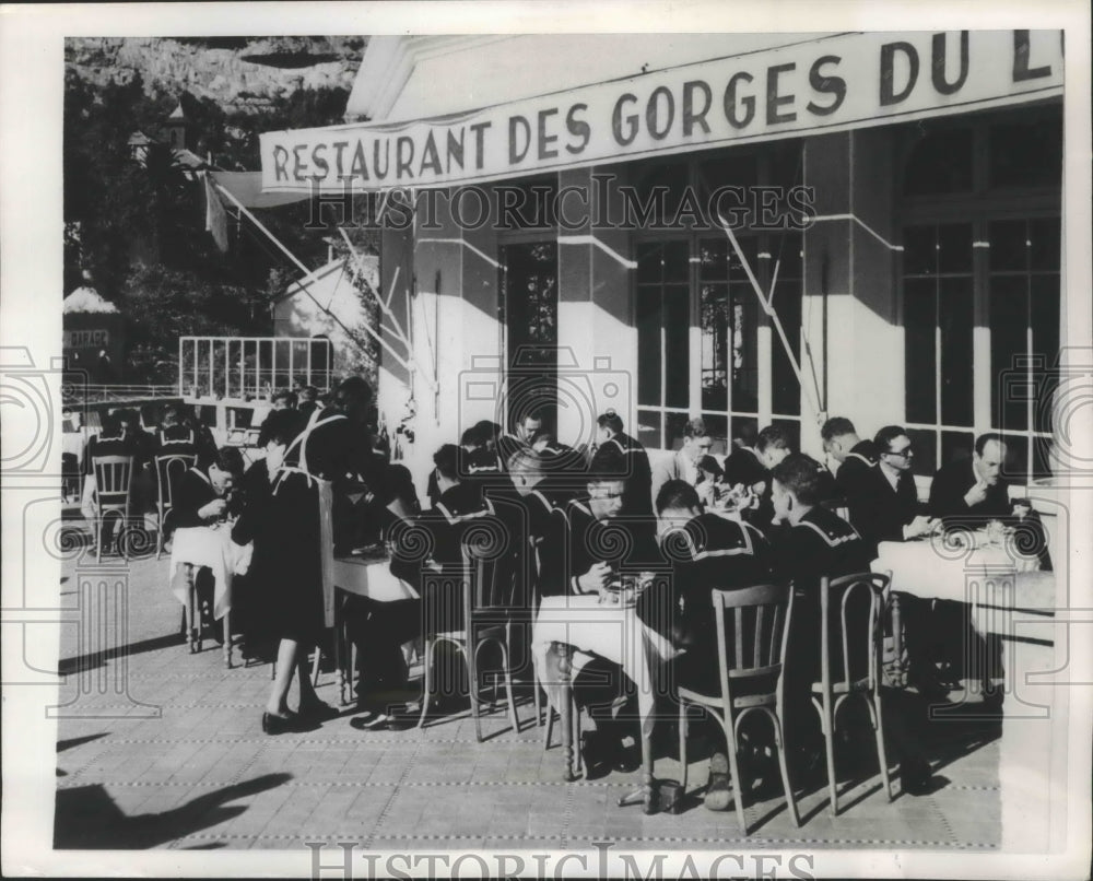 1953 Press Photo White Hats on Riviera Welcomed Sights to Owners of Cafes - Historic Images