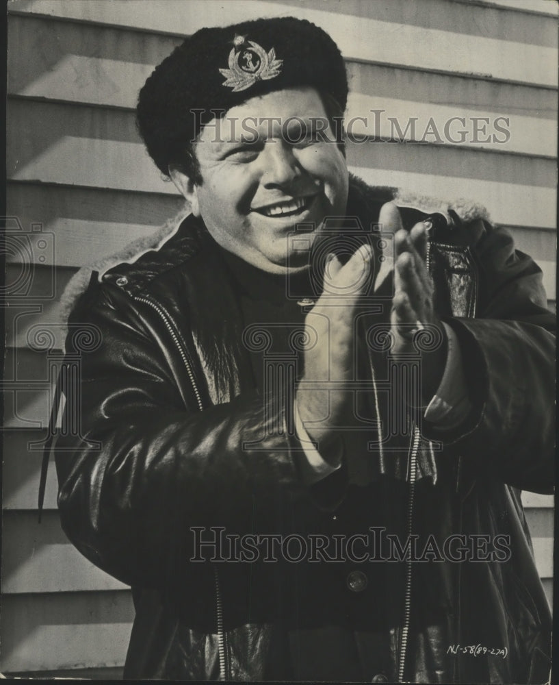 1966 Press Photo Russian Seaman Theodore Bikei Invades East Coast Island Town - Historic Images