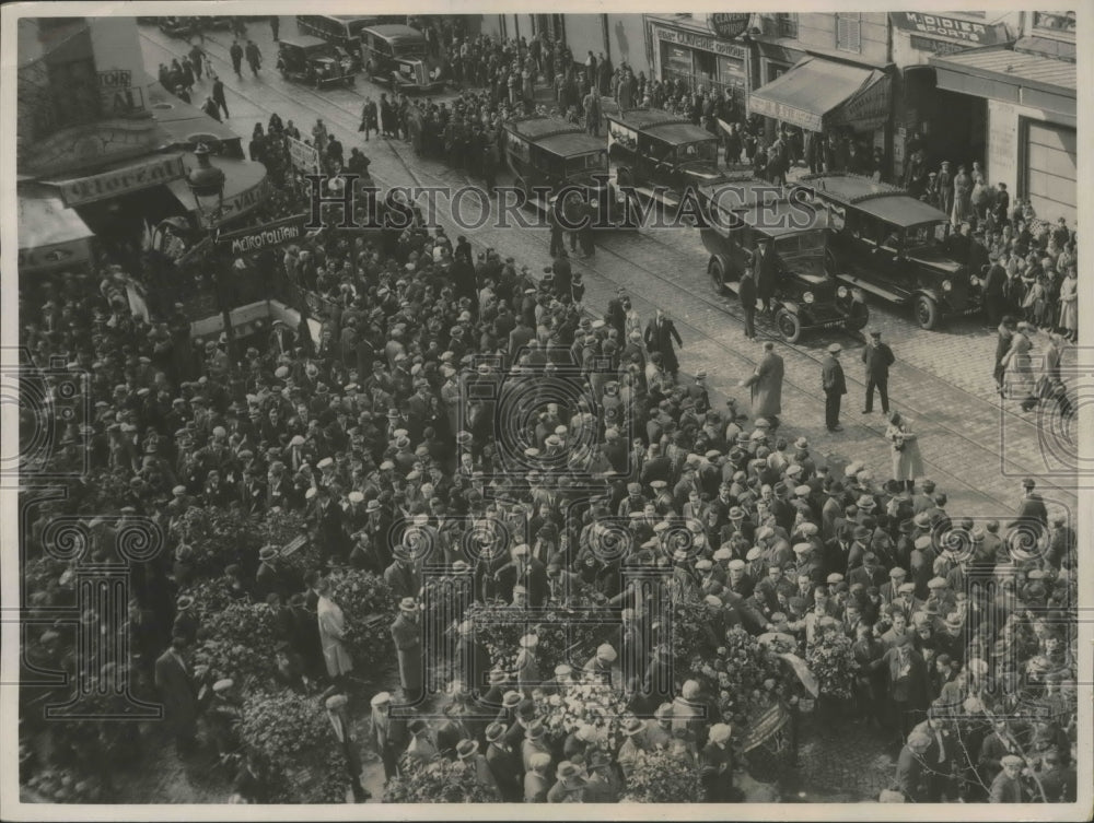 1937 Press Photo Funeral Procession who died in the Riot at Clichy in Paris-Historic Images