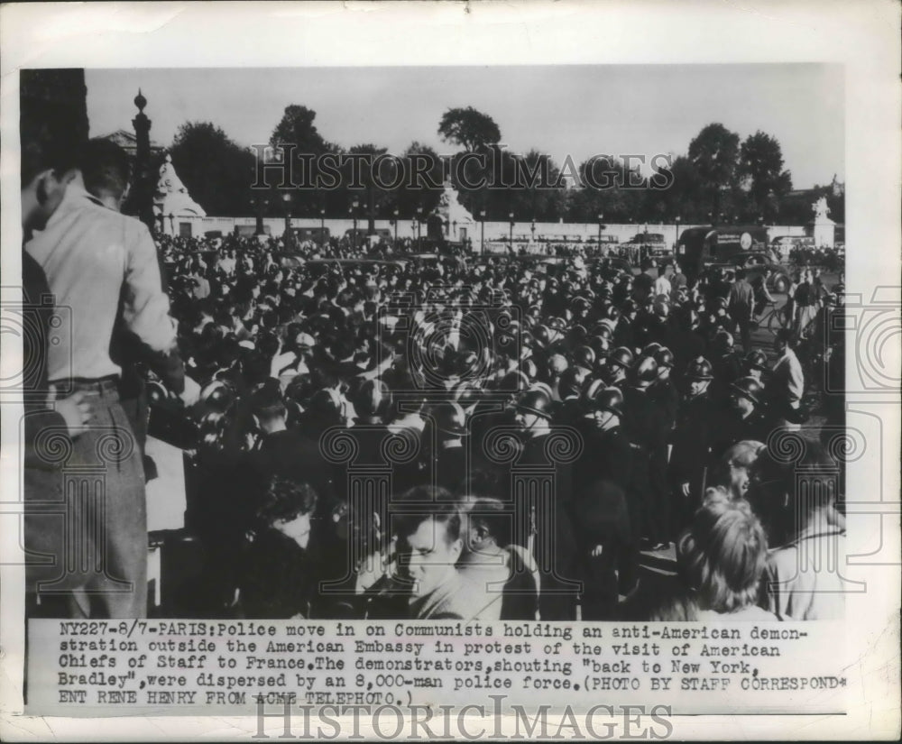 1949 Press Photo Anti-American Demonstration outside American Embassy in Paris-Historic Images