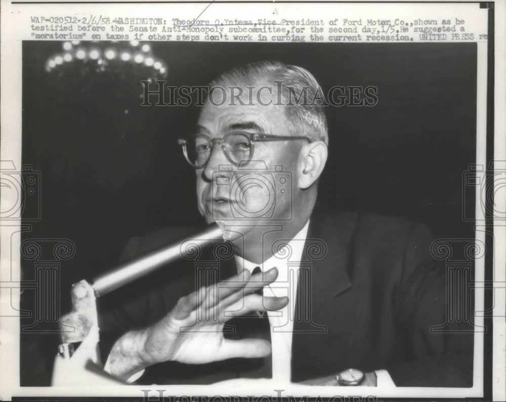 1958 Press Photo Theodore O Yntema Vice President of Ford Motor Co. at Senate-Historic Images