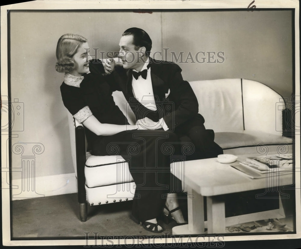 1939 Press Photo Women - nef69178-Historic Images