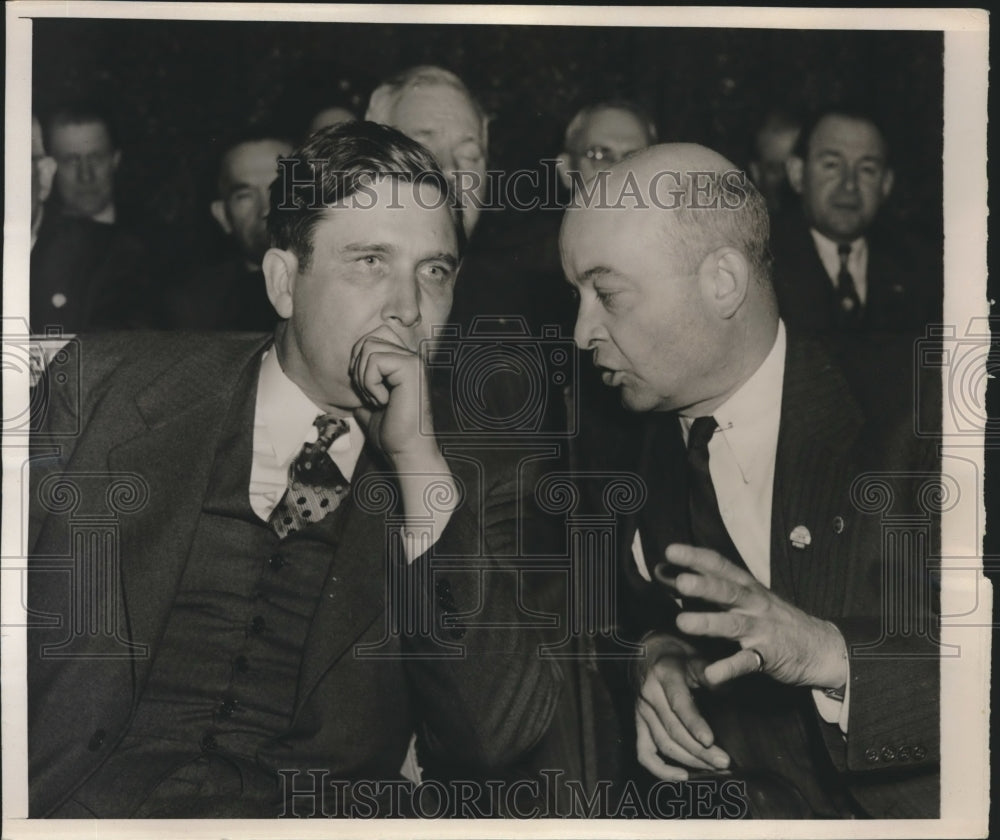 1940 Press Photo Wendell Willkie Talks With Jay Cooke - nef69257-Historic Images