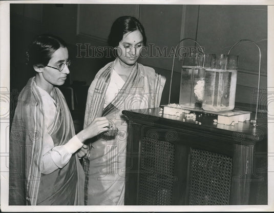 1938 Press Photo Mrs. S.R. Joglekar & Mrs. G.S. Rajadhyaksha, Franklin Institute-Historic Images