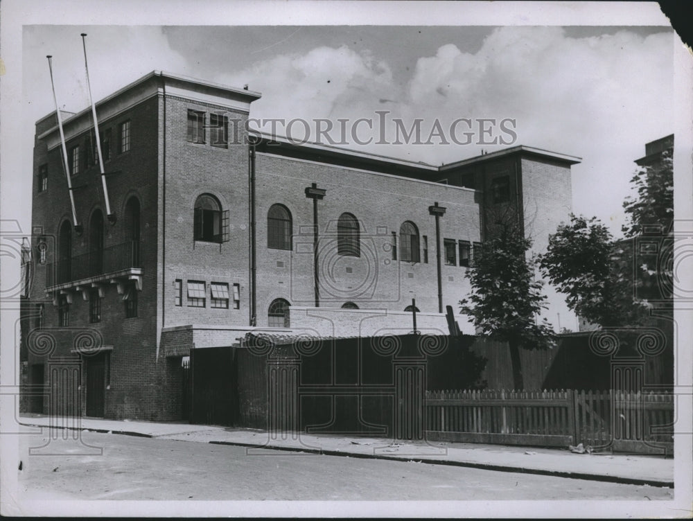 1928 Press Photo Kingsley Hall in the Poplar District of London - nef69827-Historic Images