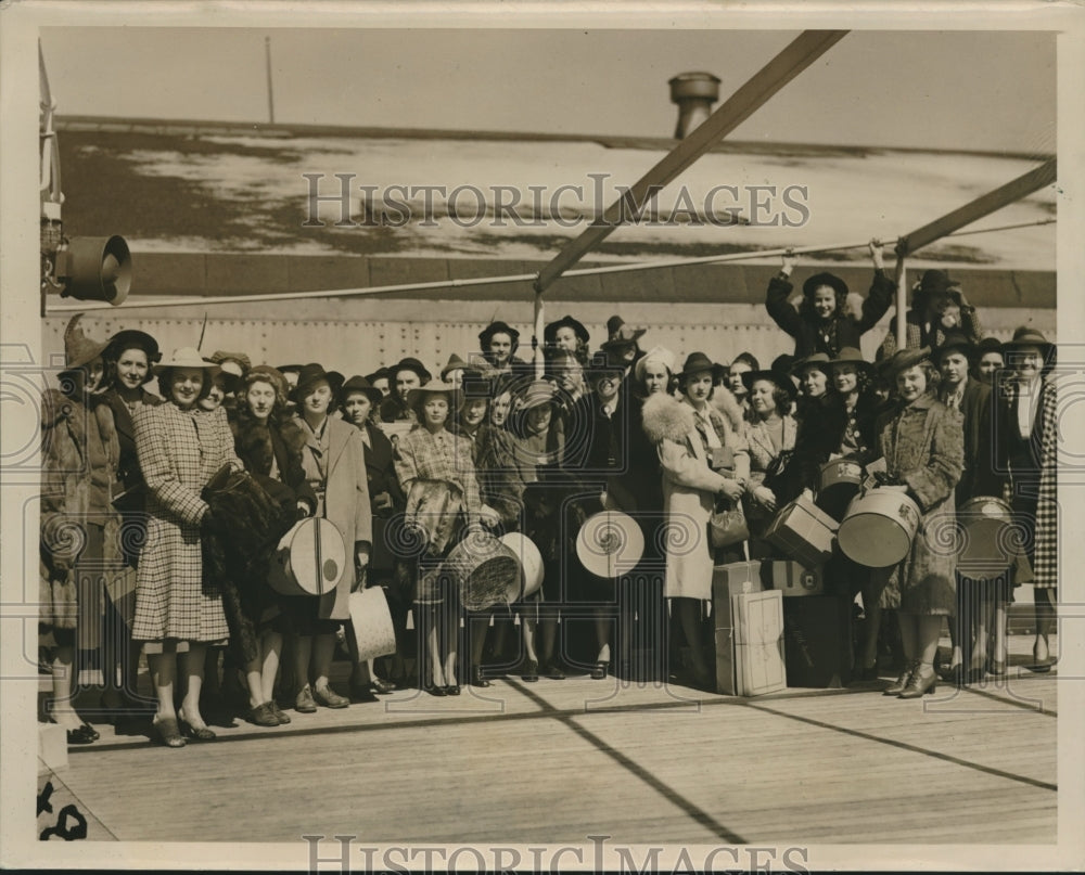 1939 Group of girls from Christian College sail on SS Robert E Lee - Historic Images