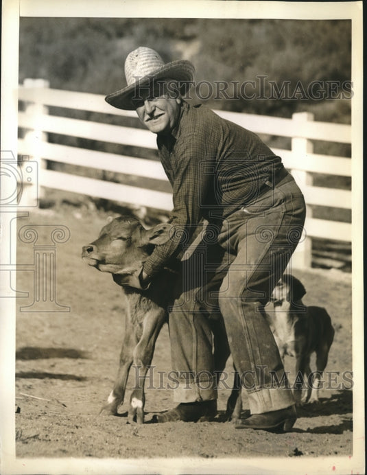 1944 Press Photo Frank Morgan in his Hemet Valley Ranch in Riverside County-Historic Images
