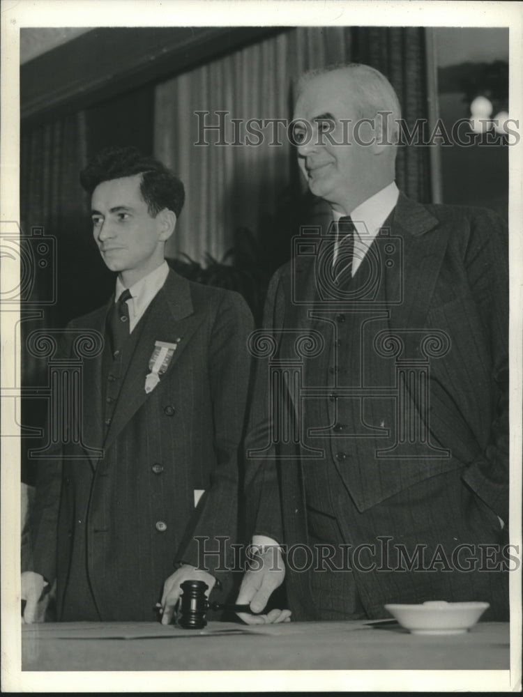 1941 CIO Pres. Philip Murray and Sec. James Carey in a board meeting - Historic Images