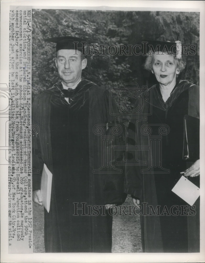 1954 Press Photo Adlai Stevenson and Sara Blanding at Vassar College graduation-Historic Images