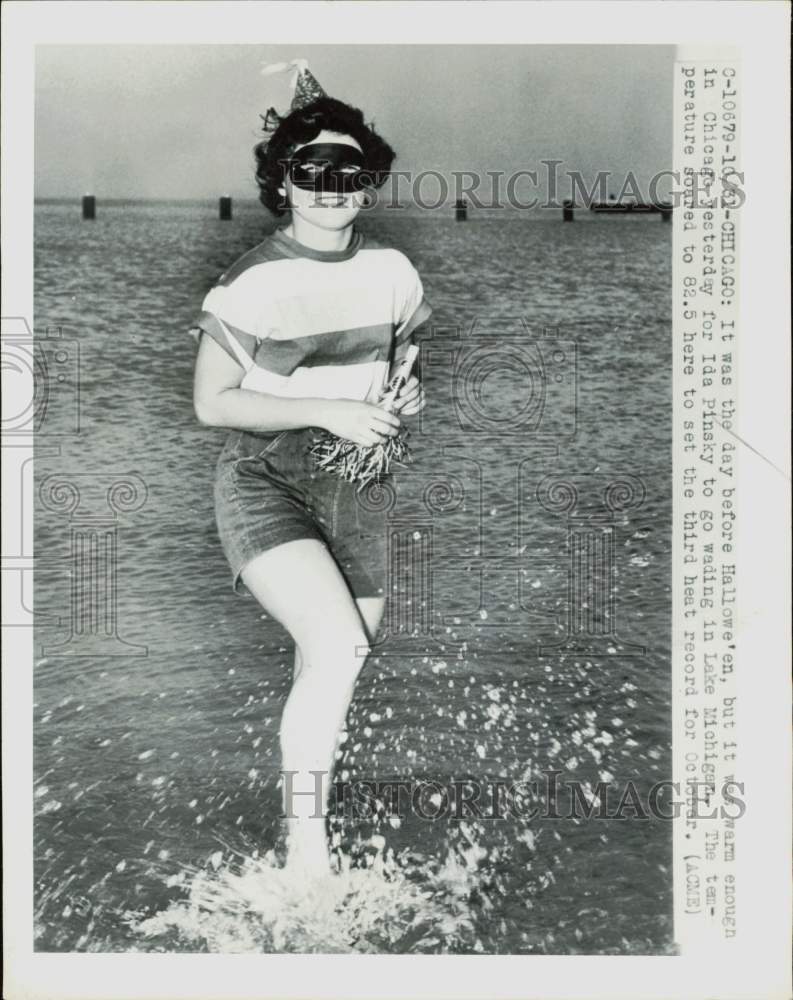 1950 Press Photo Ida Pinsky goes wading in Lake Michigan in Chicago - nei15092- Historic Images