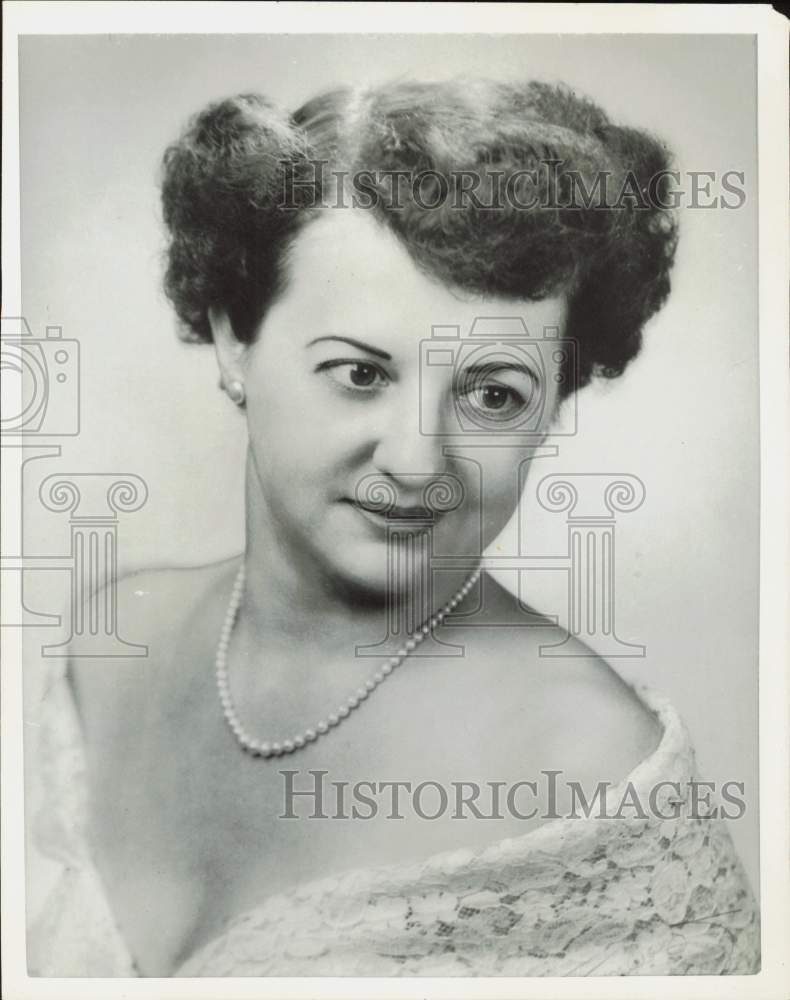 1952 Press Photo Eleanor Gault, labeling assistant, MSA&#39;s Office of Information- Historic Images