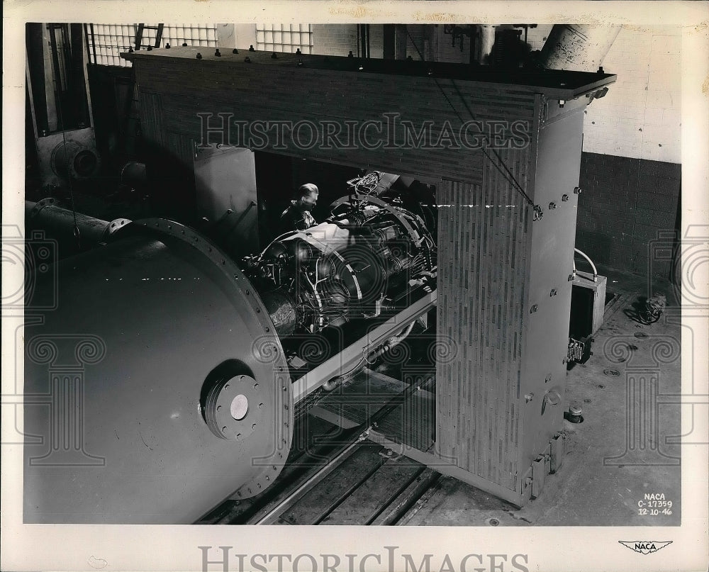 Investigations of a turbo jet engine at NACA's altitude chambers at - Historic Images